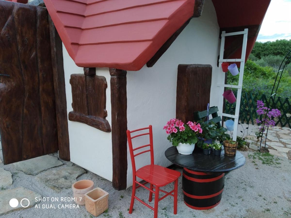 ホテル Krka Fairytale Little Castle スクラーディン エクステリア 写真