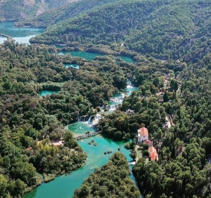 ホテル Krka Fairytale Little Castle スクラーディン エクステリア 写真